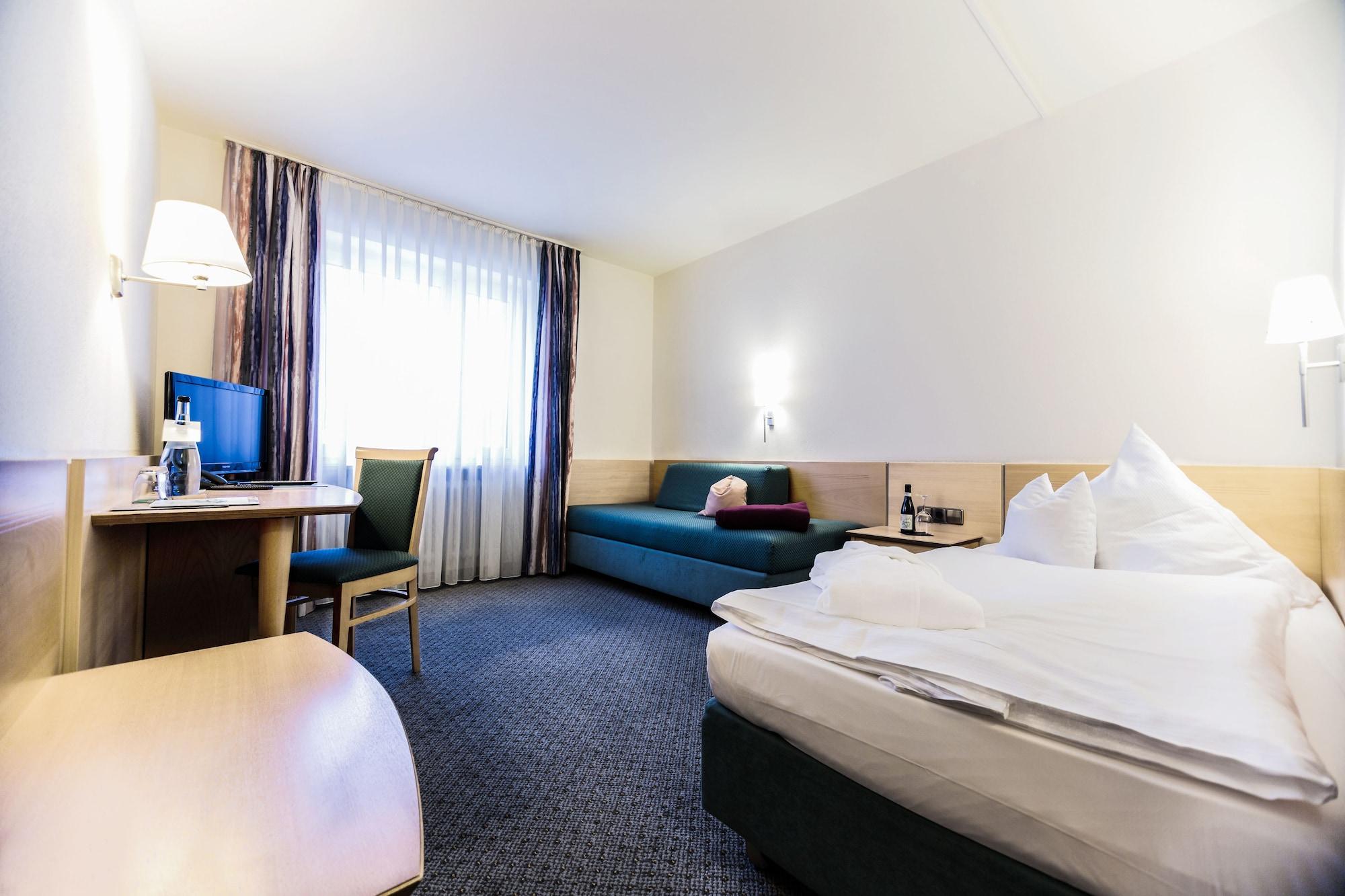 Hotel Am Moosfeld Munich Exterior photo